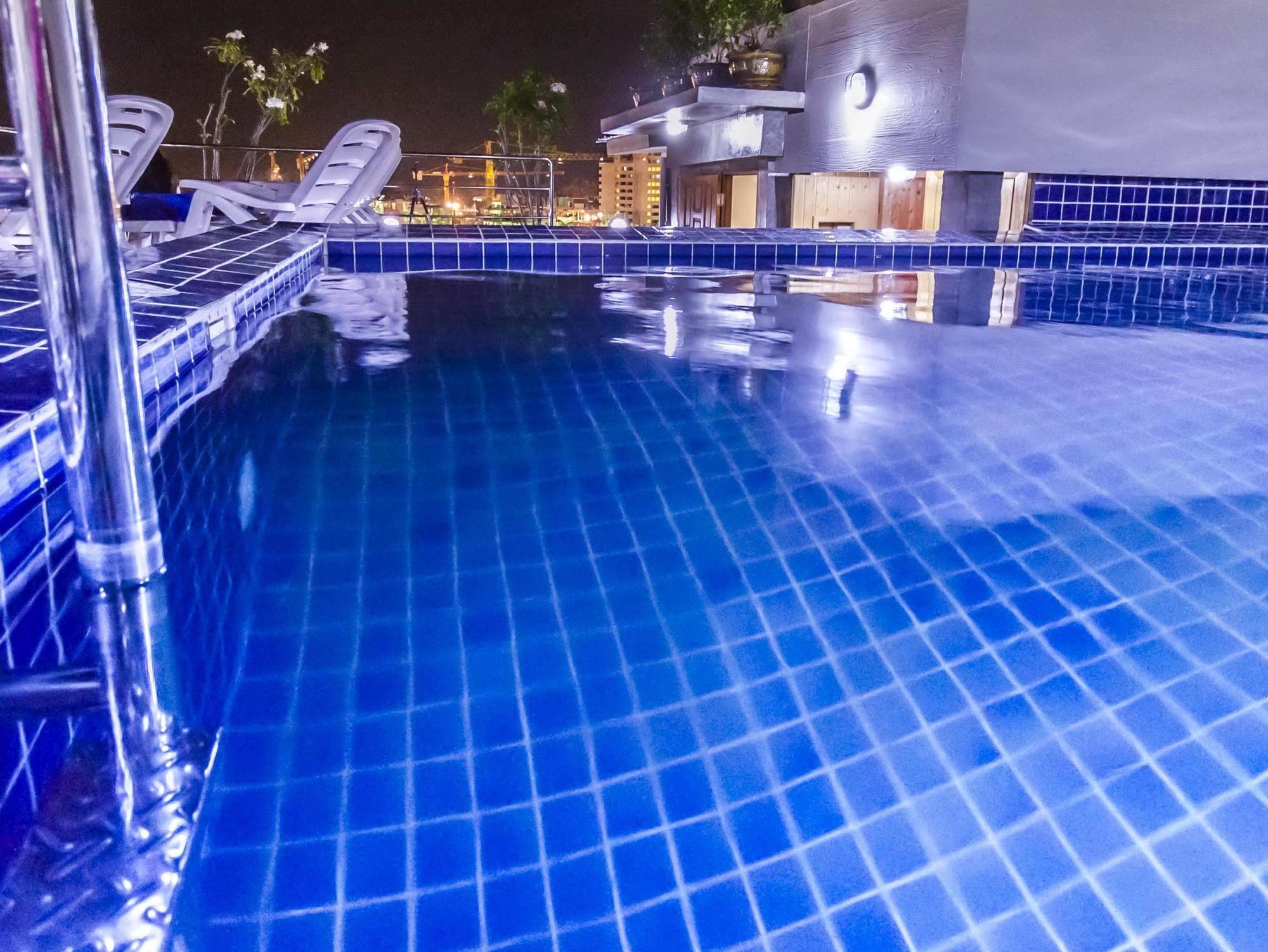 Oyo 861 Patong Dynasty Hotel Dış mekan fotoğraf